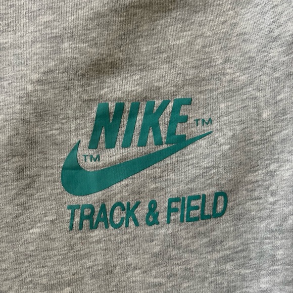 SOLD Men’s NIKE Track & Field jogger sweatpants. Size XL - Picture 3 of 7
